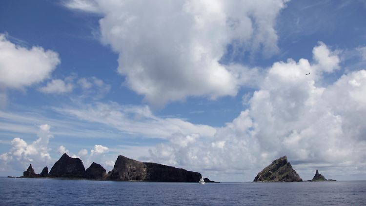 In Japan heißt die umstrittene Inselgruppe "Senkaku", während die rund fünf Inseln in China "Diaoyu" genannt werden.