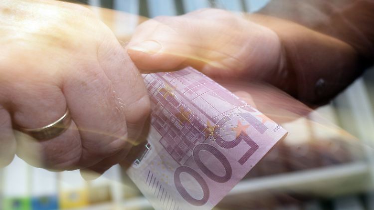 Aus dem Bundesgesundheitsministerium soll sich ein Lobbyist jahrelang Daten beschafft haben. Gegen ihn ermittelt nun die Staatsanwaltschaft.