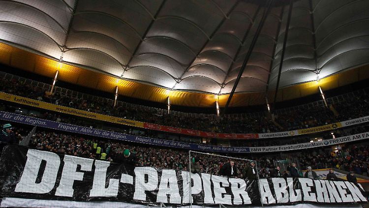 Ungehörter Protest: Das Sicherheitskonzept der Deutschen Fußball-Liga ist durch.