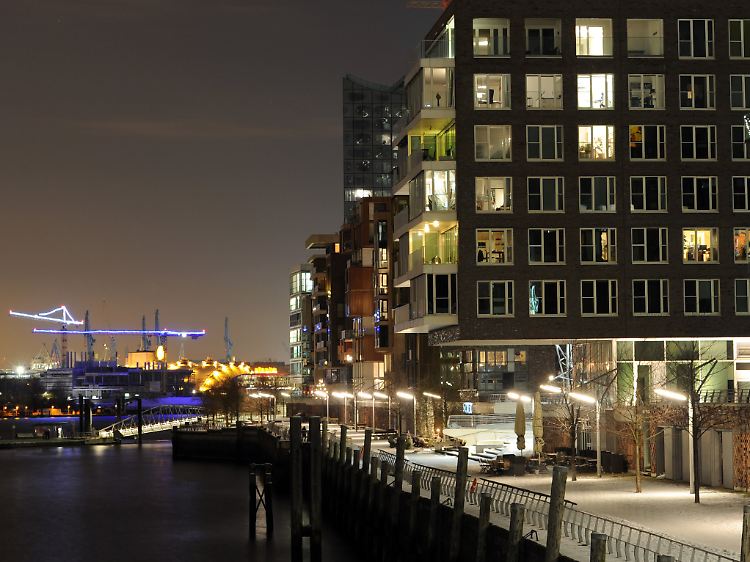 Wohnhäuser an den Marco-Polo-Terrassen in der Hamburger Hafencity. Nicht nur in der Hansestadt schnellen die Mieten und Wohnungspreise hoch.