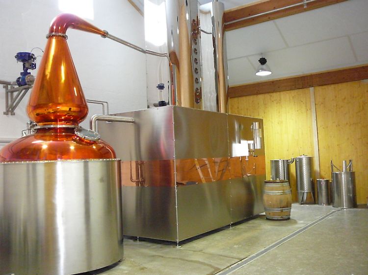 Deutschlands größte Pot Still steht in der Finch Whisky Destillerie.
