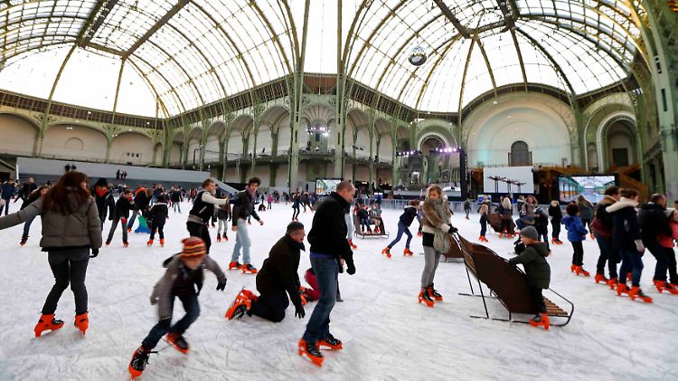 Schlittschuhläufer in Paris: Frankreich bewegt sich weiter auf dünnem Eis. 