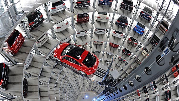Schwindelerregend: Es wird nicht besser auf dem Automarkt. 