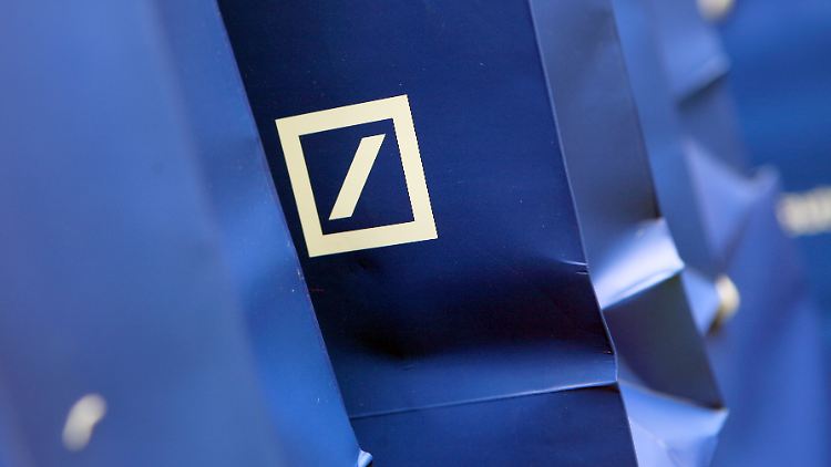 Die Deutsche Bank soll mit der Betrügerbande Geschäfte gemacht haben, obwohl sie offenbar mehrfach gewarnt wurde.