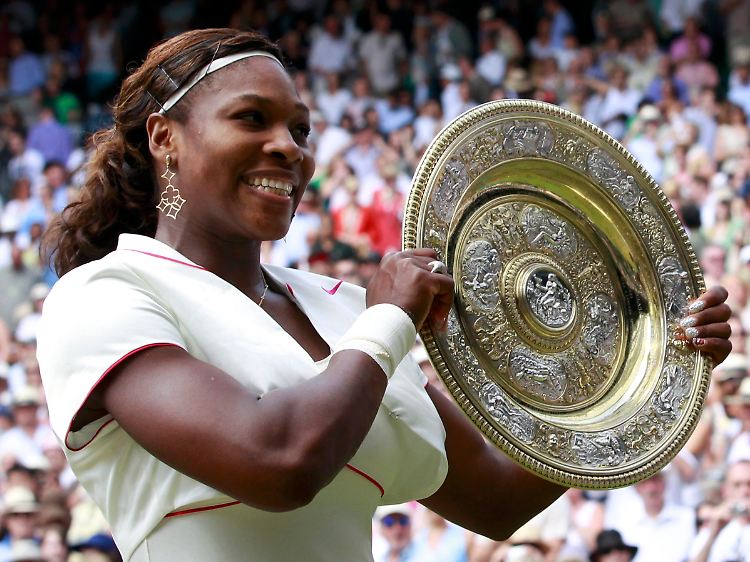 Serena Williams nimmt aus Wimbledon wieder edlen Schmuck für den Kaminsims mit nach Hause.