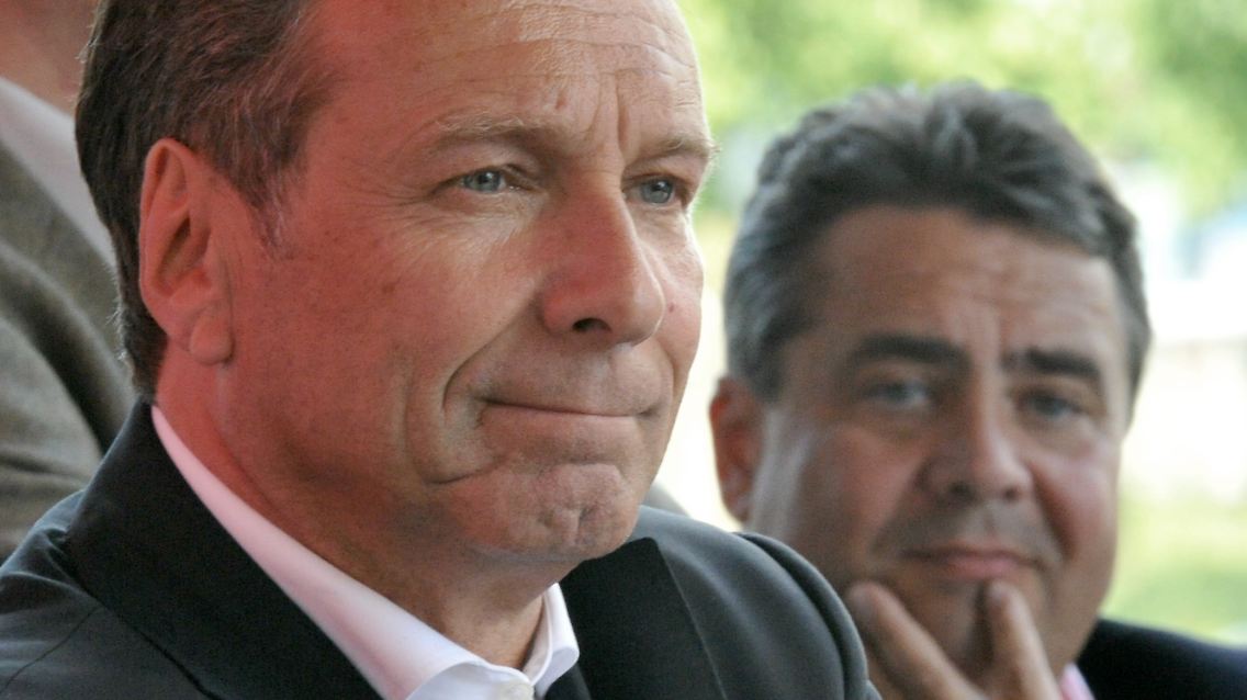 Es ist schwierig zwischen Klaus Ernst (links) und Sigmar Gabriel.