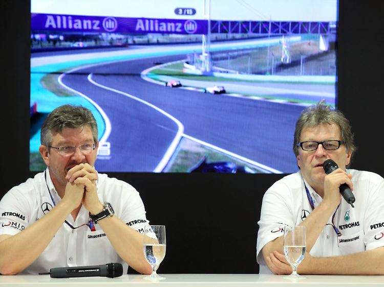 Ross Brawn (l.) wurde als Weltmeister von Norbert Haug eingekauft, konnte aber in drei Jahren keinen dauerhaft siegfähigen Silberpfeil bauen.