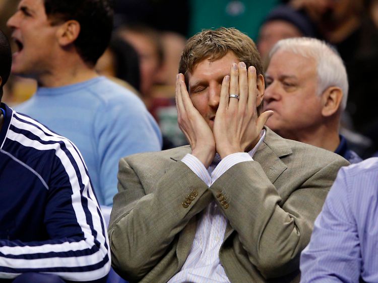 Mal läuft es für die Dallas Mavericks gut ohne Dirk Nowitzki, mal läuft es schlecht. Insgesamt läuft es nicht gut genug für die Playoffs.