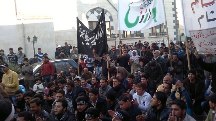 Proteste gegen das Assad-Regime in Binsh, in der Nähe der umkämpften Stadt Idlib.