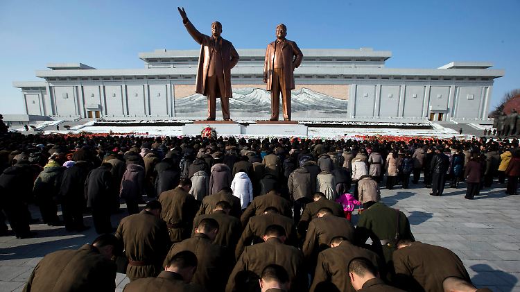 Trauerfeier in "ernster Athmosphäre": Pjöngjang gedenkt des Todes von Kim Jong Il.
