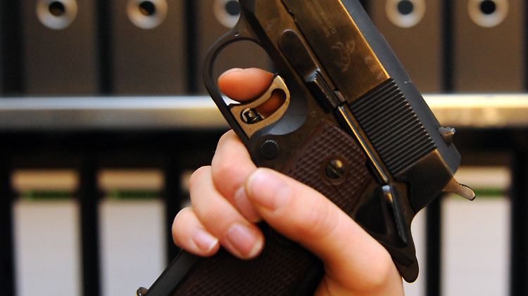 Die Faszination für Waffen ist auch hierzulande groß.