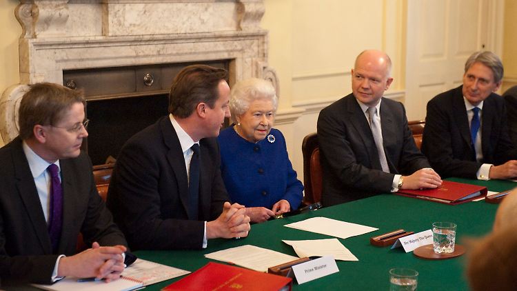 Setzt sich bescheiden etwas zurück: Queen Elisabeth II.