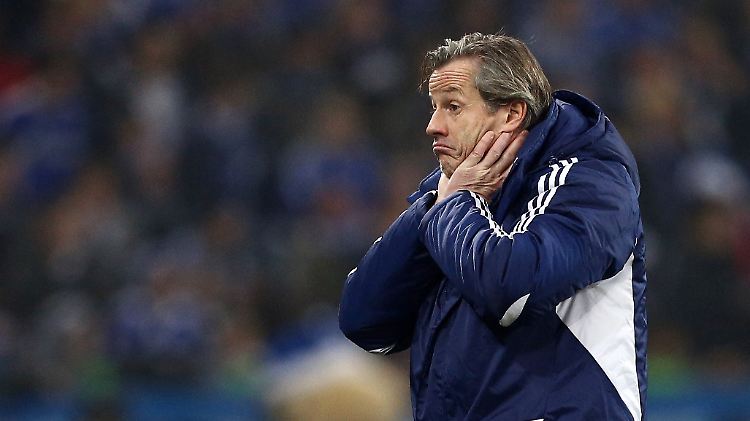 Debüt missglückt: Jens Keller konnte den Absturz der Schalker nicht sofort aufhalten.