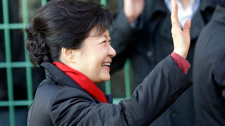 Park wird Erste Frau des Staates.
