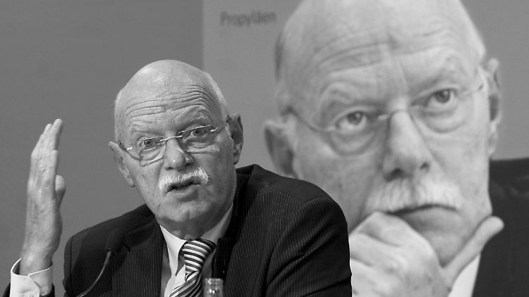 Von 2002 bis 2005 war Struck Bundesverteidigungsminister.