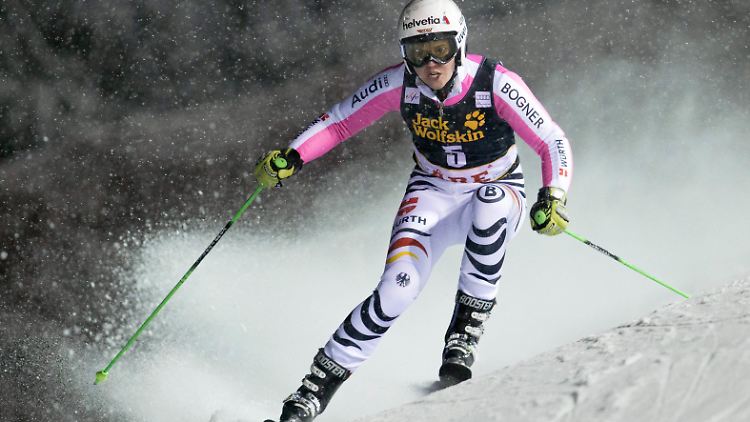 Rebensburg feiert ersten Saisonsieg.Rebensburg gewinnt Weltcup-Riesenslalom