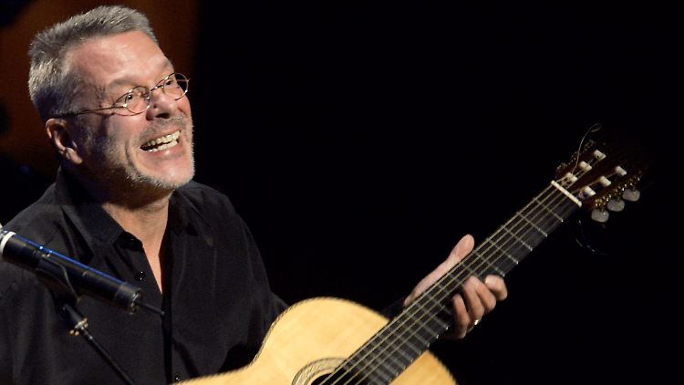 "Keine Mega-Party" - Reinhard Mey bleibt zum 70. bescheiden.