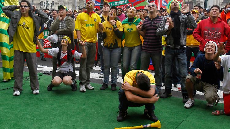 Die Niederlage im Viertelfinal kam für die meisten brasilianischen Fans überraschend - und schmerzte umso mehr.