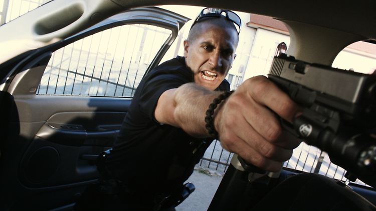 Jake Gyllenhaal überzeugt als Cop.