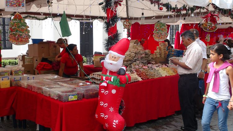 Weihnachtstinnef auf Caracas' Plaza Bolívar