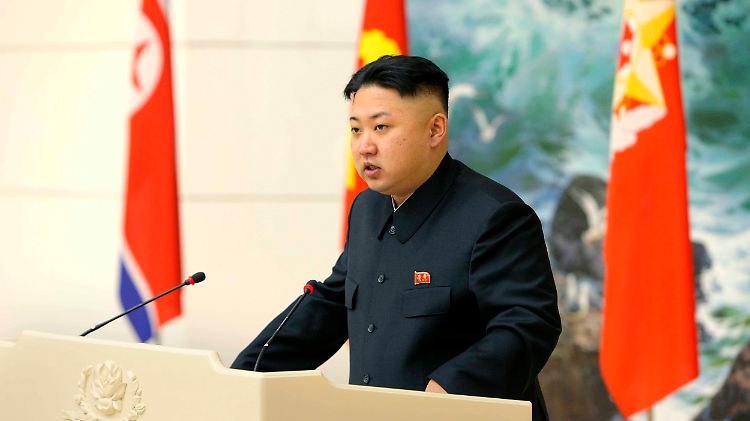 Kim Jong Un will große Raketen ins All schießen.