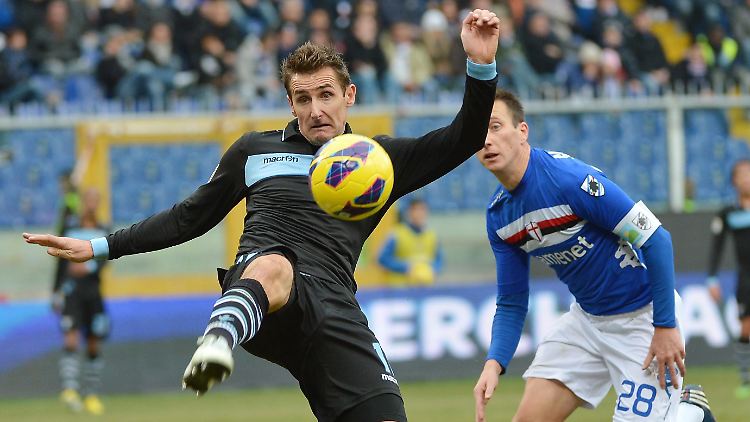Erster Verfolger von Spitzenreiter Juventus Turin: Miroslav Klose und Lazio Rom.