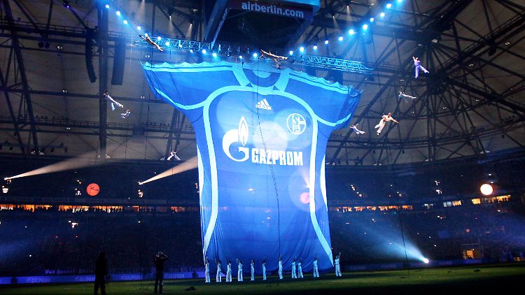 Die Schalker dann auch? Immerhin kassieren sie in Gelsenkirchen viel Geld vomn Sponsor Gazprom.