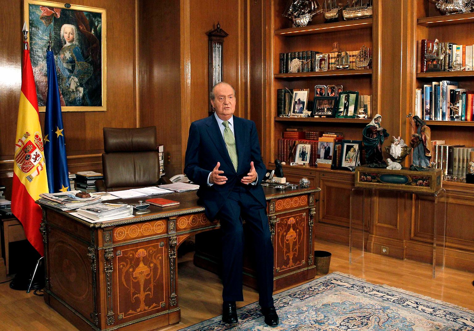 2012 war kein leichtes Jahr für König Juan Carlos. Massive gesundheitliche Probleme und familiäre Turbulenzen lassen Madrider Hofberichterstatter - in Anlehnung an Großbritanniens Queen Elizabeth II. - von einem annus horribilis, einem schrecklichen Jahr, sprechen. Entsprechend bemüht ist der Rey, bei der Weihnachtsansprache keinen Fehler zu machen.