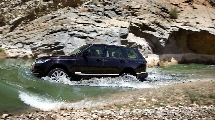 Seit vier Jahrzehnten gibt es Modelle der Marke Range Rover. Seitdem hat sich das Design einmal geändert, die Technik wurde häufiger verfeinert.