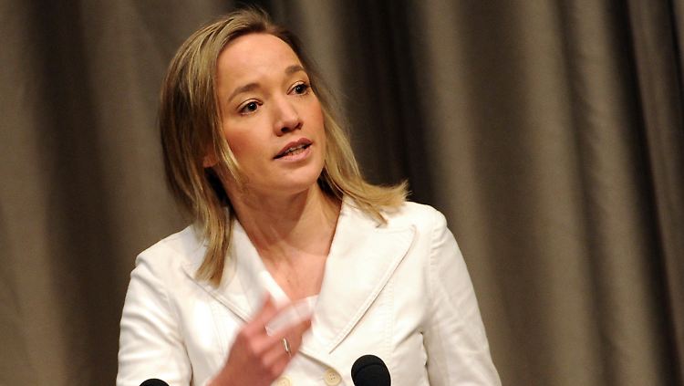 Trotz schlechter Statistiken verteidigt Bundesfamilienministerin Kristina Schröder die Familienpflegezeit.