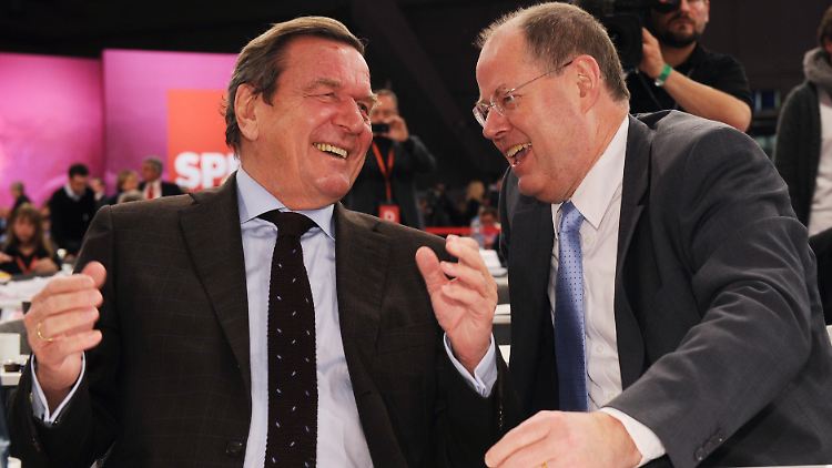 Schröder (l.) und Steinbrück beim Bundesparteitag der SPD in Hannover.