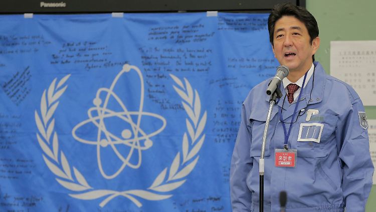 Vor wenigen Tagen besuchte Abe das havarierte AKW in Fukushima.