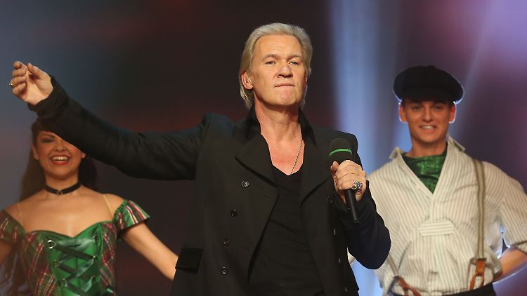 Johnny Logan Ende Dezember 2012 bei der Generalprobe zur ARD-Sendung "Musikantenstadl".