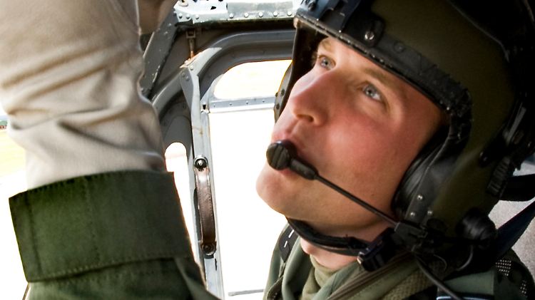 Prinz William in seinem Rettungshelikopter