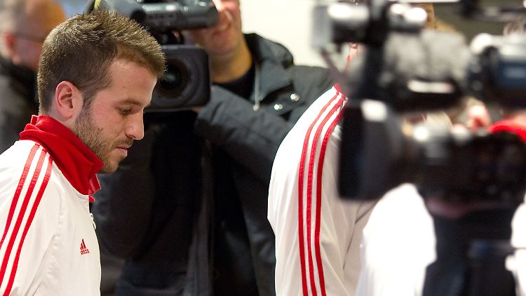 Rafael van der Vaart machte sich wieder an die Arbeit.