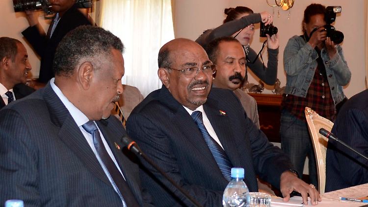 In Addis Abeba spricht Sudans Präsident al-Bashir mit seinem südsudanesischen Amtskollegen Kiir.