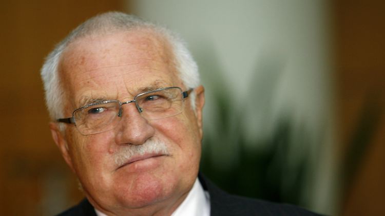 Kritiker unterstellen Tschechiens Präsident Klaus Nähe zu prominenten Wirtschaftskriminellen.
