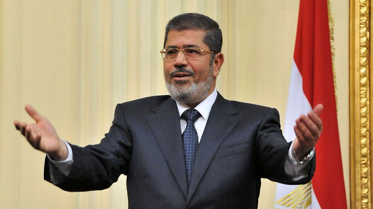 Mohammed Mursi macht Kahlschlag.