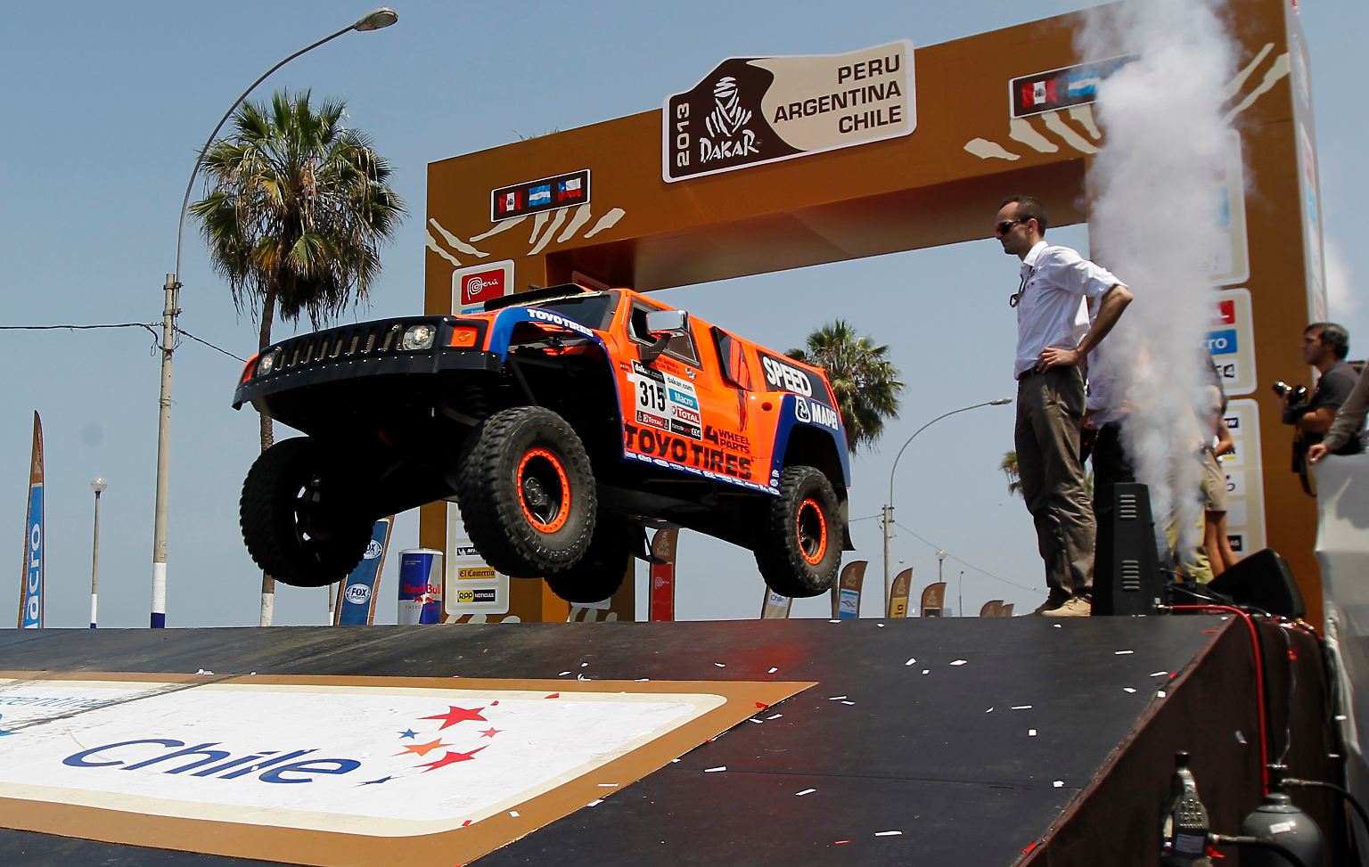 Am Strand von Lima, der Hauptstadt von Peru, ist am 6. Januar 2013 die 34. Rallye Dakar gestartet.