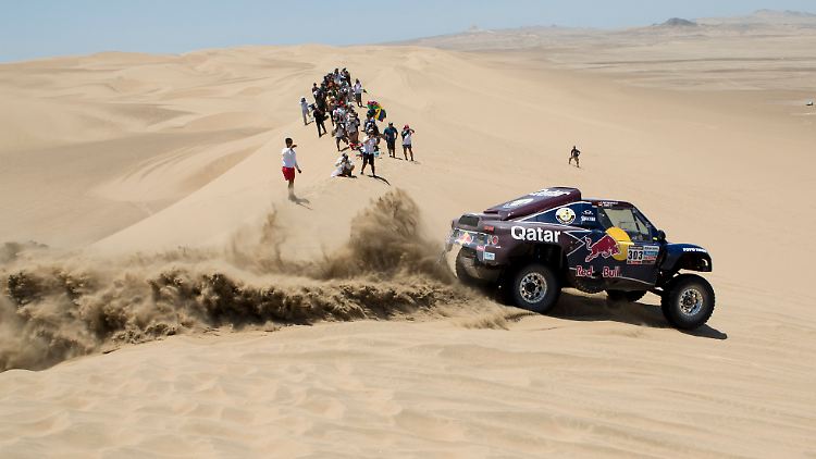 Erst auf Irrfahrt, jetzt wieder in Führung bei der Dakar: Rallye-Pilot Carlos Sainz.