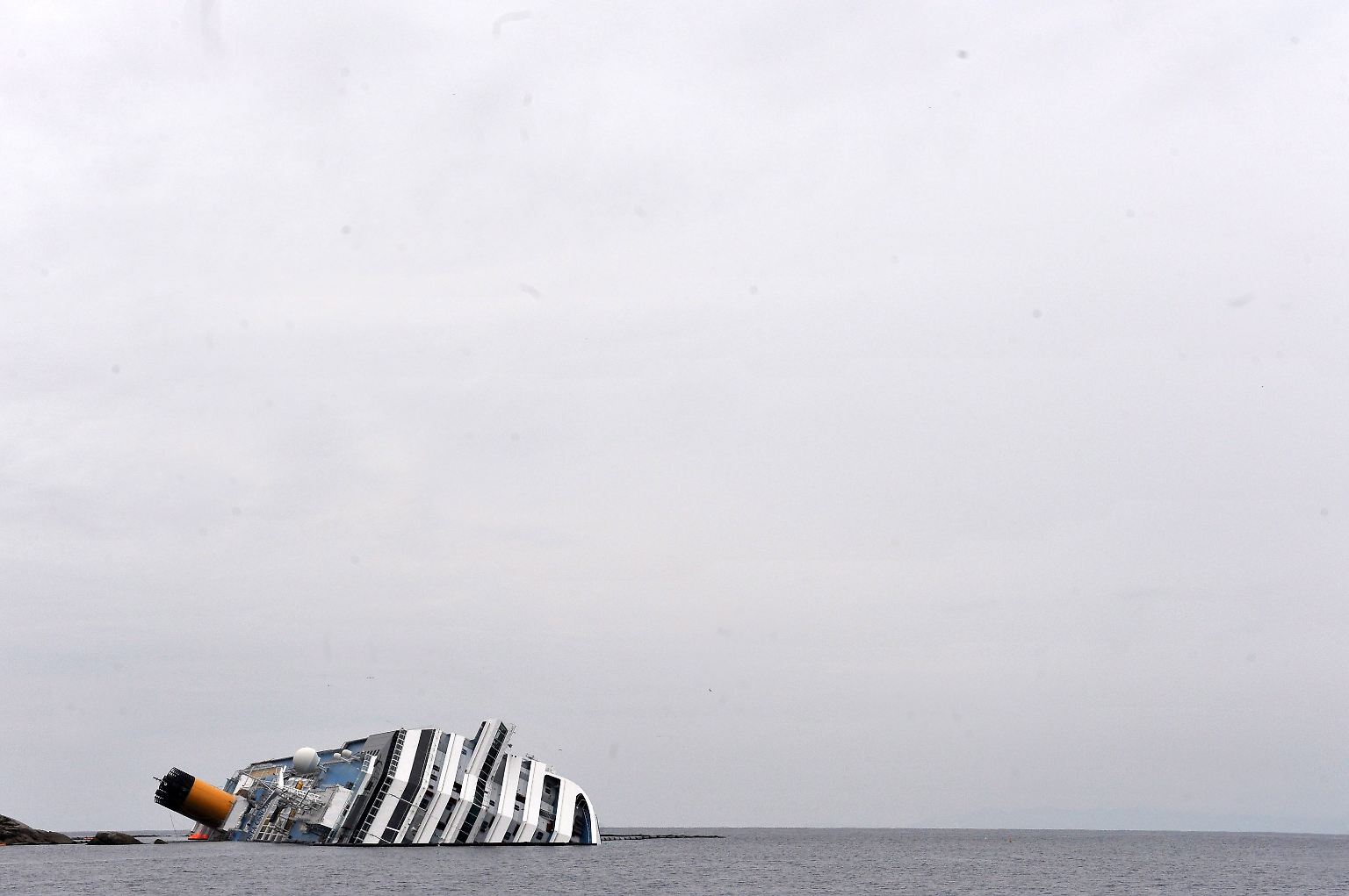 Es ist Freitag, der 13. Januar 2012: Vor der italienischen Insel Giglio endet eine vergnügliche Mittelmeer-Kreuzfahrt in einem tödlichen Drama. 
