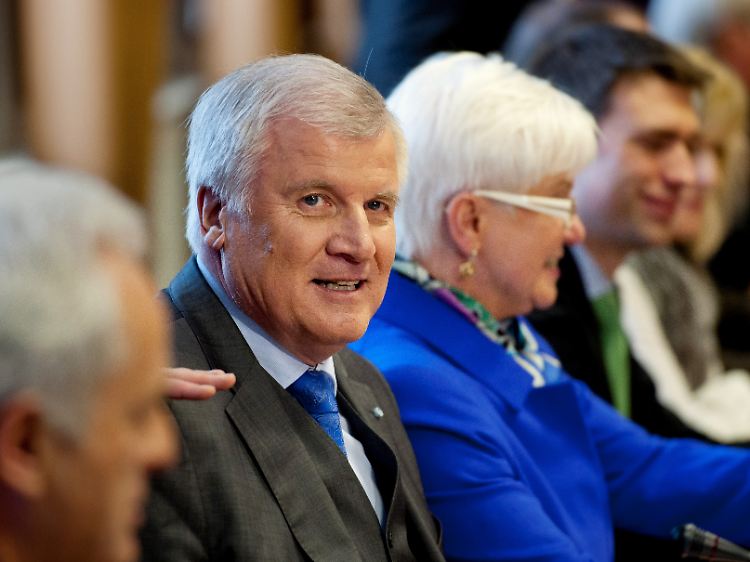Horst Seehofer nutzt die Klausur in Wildbad Kreuth, um die Pflöcke für eine Klage gegen den Länderfinanzausgleich einzuschlagen.