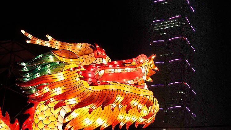 Der Drache spuckt wieder Feuer: Chinas Wirtschaft gewinnt an Fahrt.