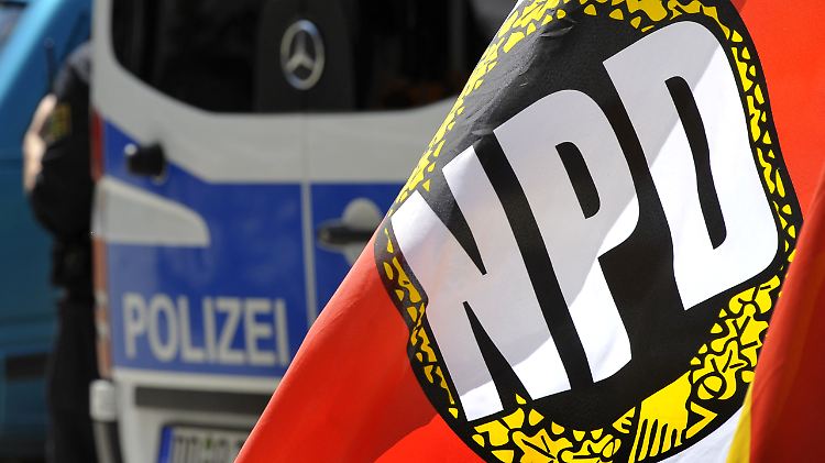 Die Bundesjustizministerin sieht ein neues NPD-Verbotsverfahren skeptisch.