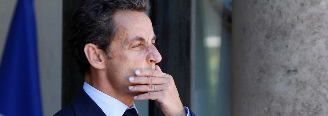 Sarkozy dementiert, Bargeld erhalten zu haben.