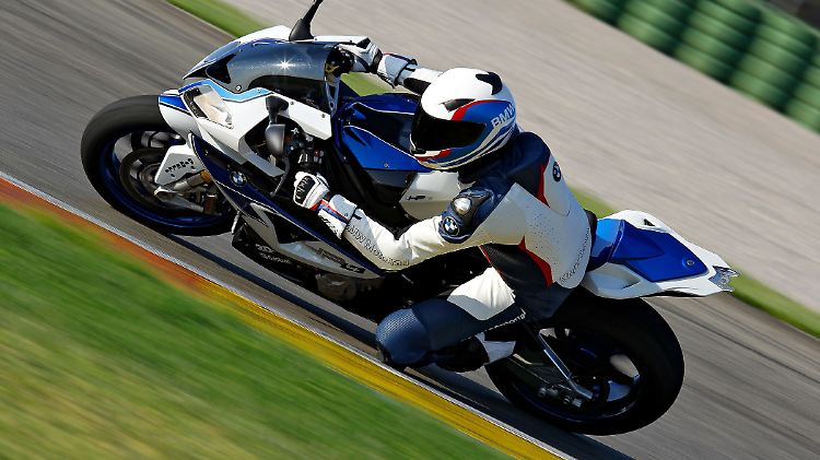 Die Basis für die HP4 bildet die S 1000 RR, der aktuelle Supersportler unter den BMW-Bestsellern. 