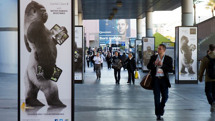 Das lässt tief blicken: Die weltweit größte Messe für Unterhaltungselektroinik, die  Consumer Electronics Show in Las Vegas, wird von den Elektronikherstellern dominiert – vor allem von dem südkoreanischen Unternehmen Samsung. Die "Big Four" aus den USA - Apple, Amazon, Google und Facebook - haben sich nciht vliecken lassen.