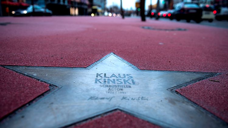 Die Jury will über Klaus Kinskis Stern beraten.