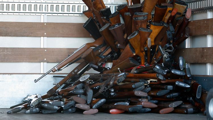 Auch Tode durch Schusswaffen drückt die Lebenserwartung in den USA.