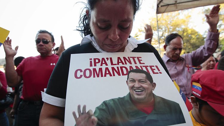 Beten für den Comandante: Die Anhänger von Hugo Chávez sind in großer Sorge.